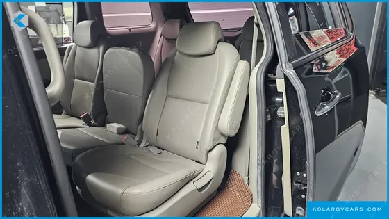 KIA CARNIVAL 11-SEATER PRESTIGE