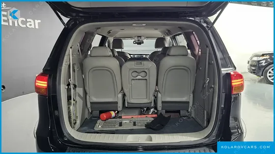 KIA CARNIVAL 11-SEATER PRESTIGE