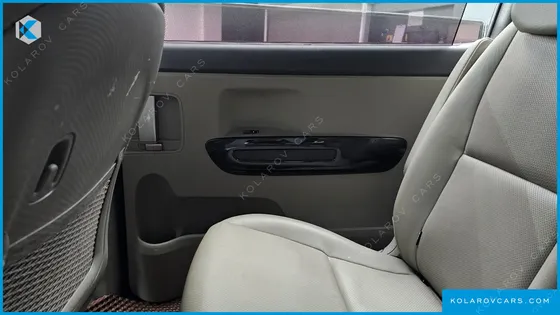 KIA CARNIVAL 11-SEATER PRESTIGE
