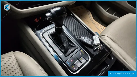 KIA CARNIVAL 9-SEATER PRESTIGE