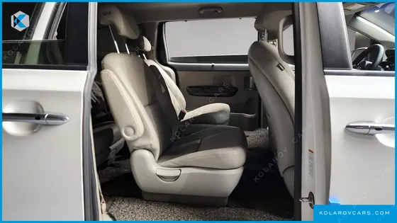 KIA CARNIVAL 9-SEATER PRESTIGE