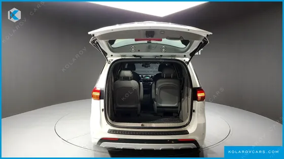 KIA CARNIVAL 9-SEATER PRESTIGE