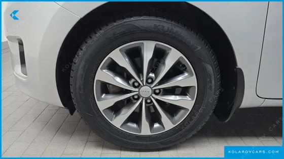 KIA CARNIVAL 11-SEATER NOBLESSE