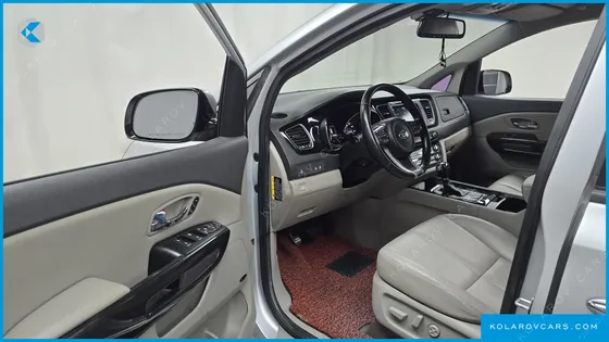 KIA CARNIVAL 11-SEATER NOBLESSE