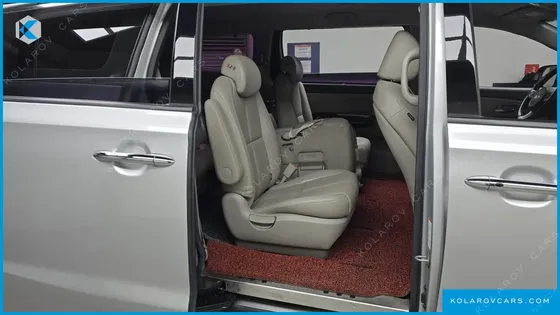 KIA CARNIVAL 11-SEATER NOBLESSE