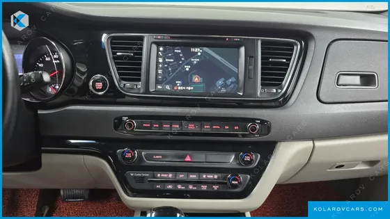 KIA CARNIVAL 11-SEATER NOBLESSE