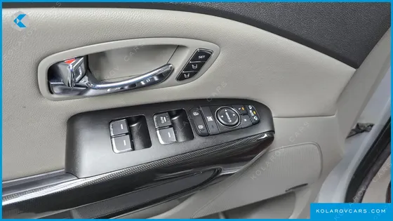 KIA CARNIVAL 11-SEATER NOBLESSE