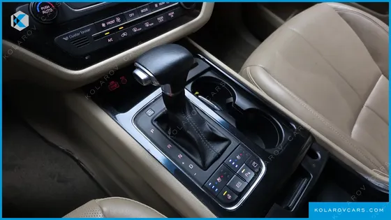 KIA CARNIVAL 9-SEATER NOBLESSE