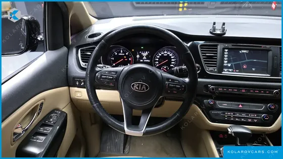 KIA CARNIVAL 9-SEATER NOBLESSE