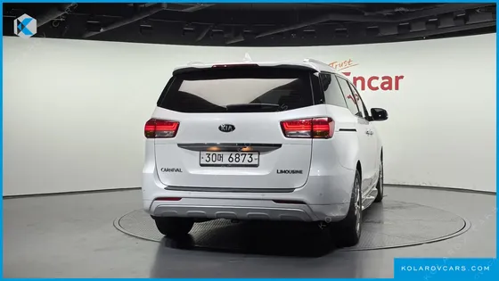 KIA CARNIVAL 9-SEATER PRESTIGE