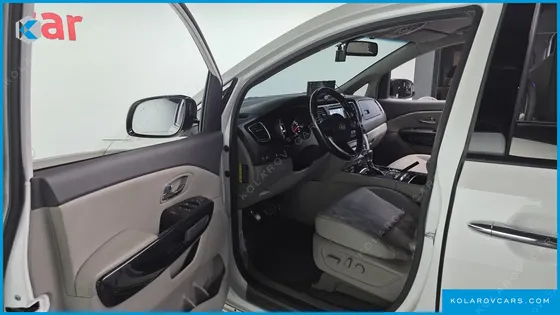 KIA CARNIVAL 9-SEATER PRESTIGE