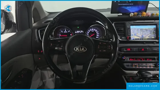 KIA CARNIVAL 9-SEATER PRESTIGE