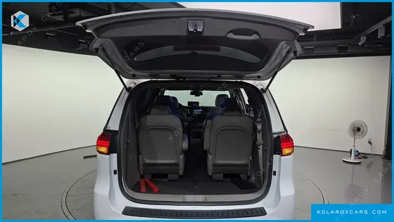KIA CARNIVAL 9-SEATER PRESTIGE