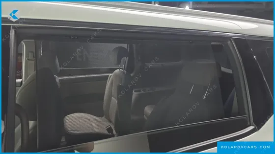KIA CARNIVAL 9-SEATER PRESTIGE