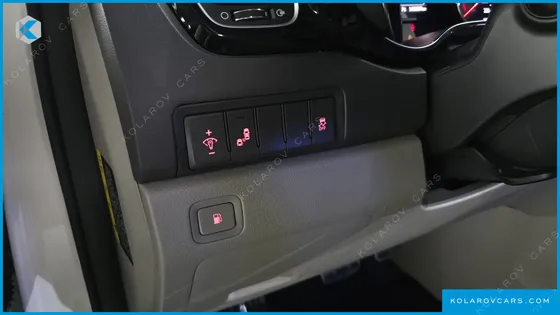 KIA CARNIVAL 9-SEATER PRESTIGE