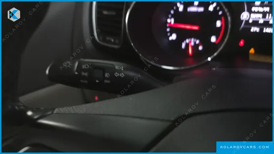 KIA CARNIVAL 9-SEATER PRESTIGE