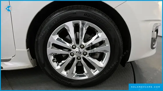 KIA CARNIVAL 9-SEATER NOBLESSE