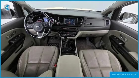 KIA CARNIVAL 9-SEATER NOBLESSE