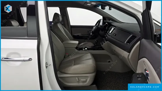 KIA CARNIVAL 9-SEATER NOBLESSE