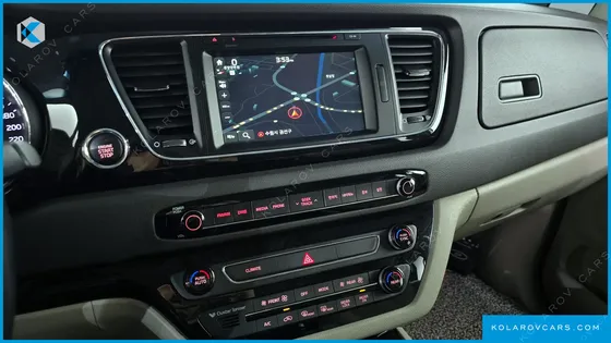 KIA CARNIVAL 9-SEATER NOBLESSE