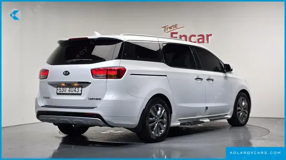 KIA CARNIVAL 7-SEATER LIMOUSINE