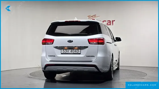 KIA CARNIVAL 7-SEATER LIMOUSINE