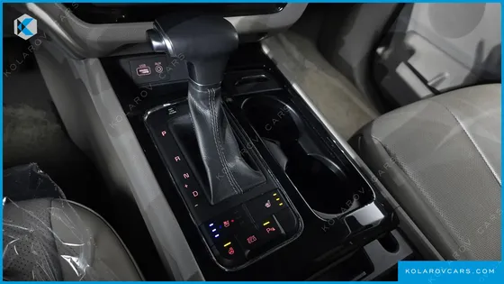 KIA CARNIVAL 7-SEATER LIMOUSINE