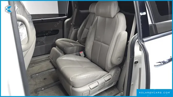KIA CARNIVAL 7-SEATER LIMOUSINE
