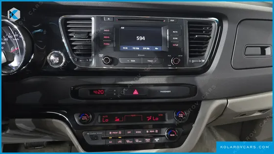 KIA CARNIVAL 7-SEATER LIMOUSINE