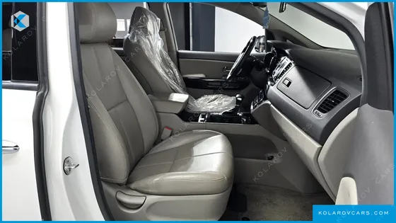 KIA CARNIVAL 7-SEATER LIMOUSINE