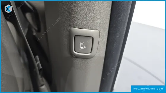 KIA CARNIVAL 7-SEATER LIMOUSINE