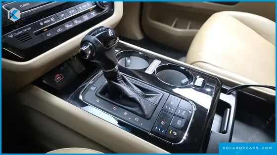 KIA CARNIVAL 9-SEATER HI-LIMOUSINE