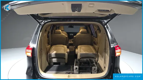 KIA CARNIVAL 9-SEATER HI-LIMOUSINE