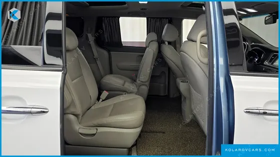 KIA CARNIVAL 9-SEATER LUXURY
