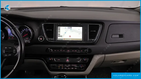 KIA CARNIVAL 9-SEATER LUXURY