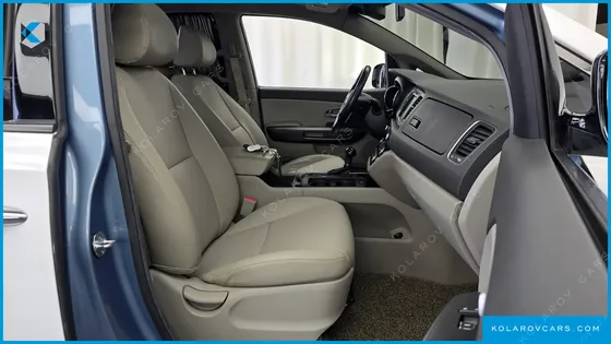 KIA CARNIVAL 9-SEATER LUXURY