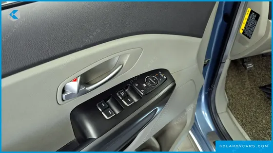 KIA CARNIVAL 9-SEATER LUXURY
