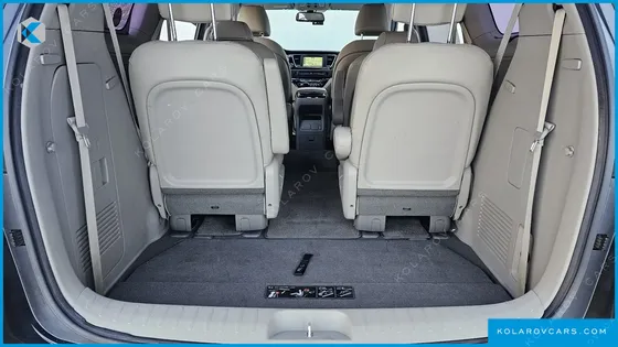 KIA CARNIVAL 9-SEATER PRESTIGE
