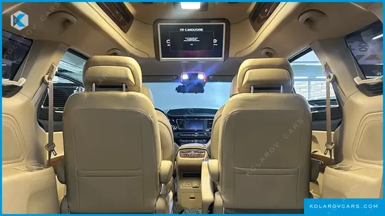 KIA CARNIVAL GASOLINE 7-SEATER HI-LIMOUSINE