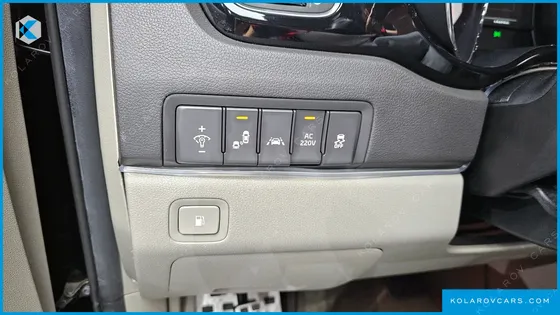 KIA CARNIVAL GASOLINE 9-SEATER NOBLESSE
