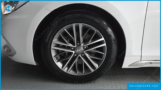 HYUNDAI GRANDEUR 2.4 PREMIUM