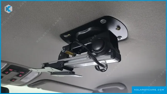 KIA CARNIVAL 9-SEATER PRESTIGE