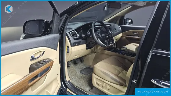 KIA CARNIVAL 9-SEATER HI-LIMOUSINE