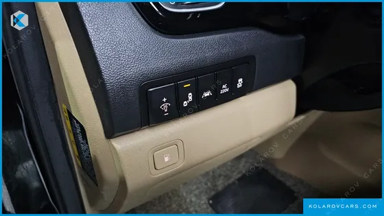 KIA CARNIVAL 9-SEATER HI-LIMOUSINE