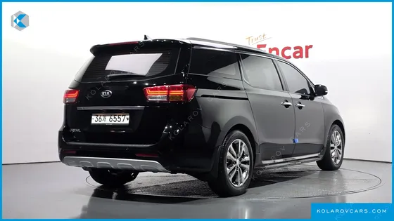 KIA CARNIVAL 9-SEATER NOBLESSE