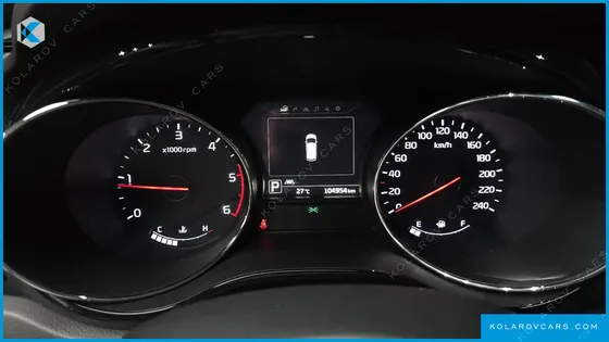 KIA CARNIVAL 9-SEATER NOBLESSE