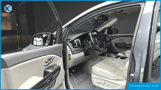 KIA CARNIVAL 9-SEATER NOBLESSE