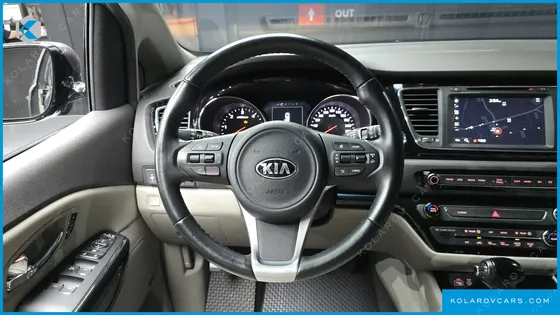 KIA CARNIVAL 9-SEATER NOBLESSE