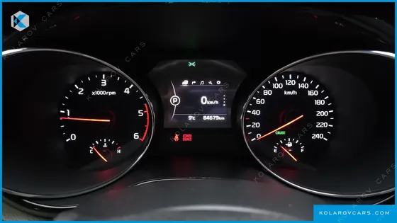 KIA CARNIVAL 9-SEATER PRESTIGE