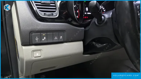 KIA CARNIVAL 9-SEATER PRESTIGE